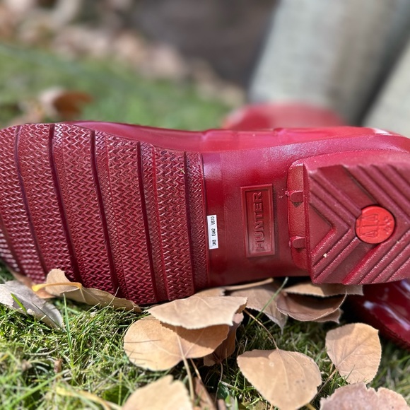 HUNTER fire engine RARE rain boots. Stunning! Brand new. Never been worn. - Picture 3 of 5